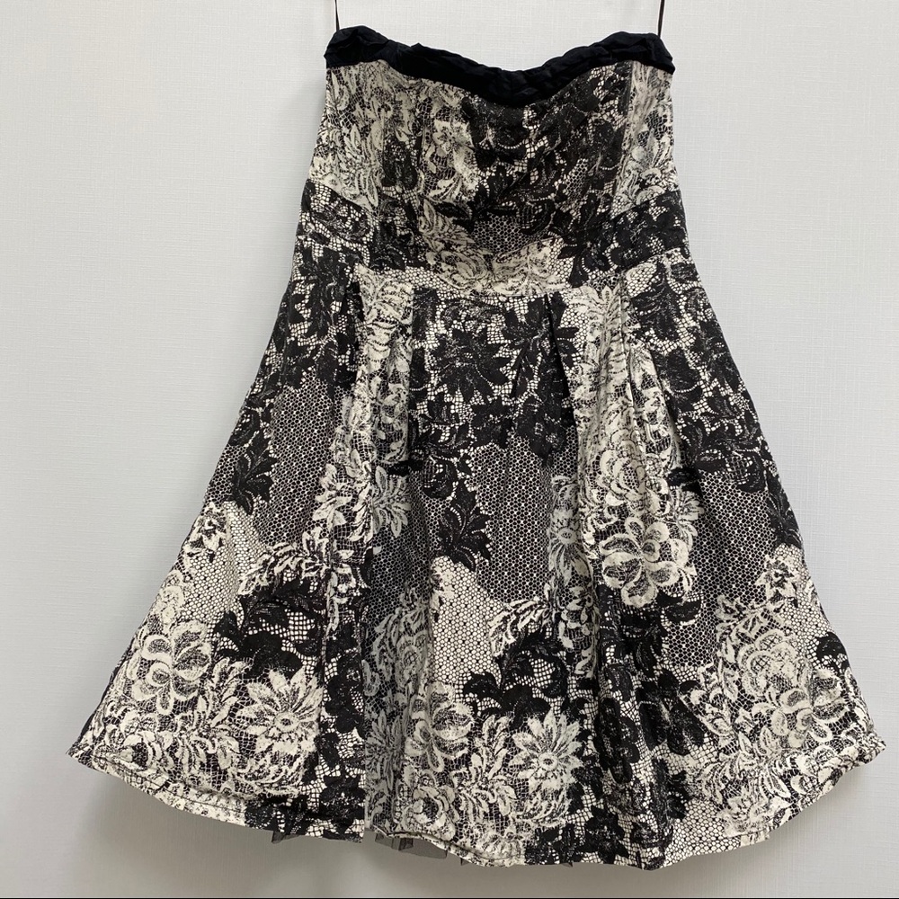 Angie Black and White Strapless Dress Sz L